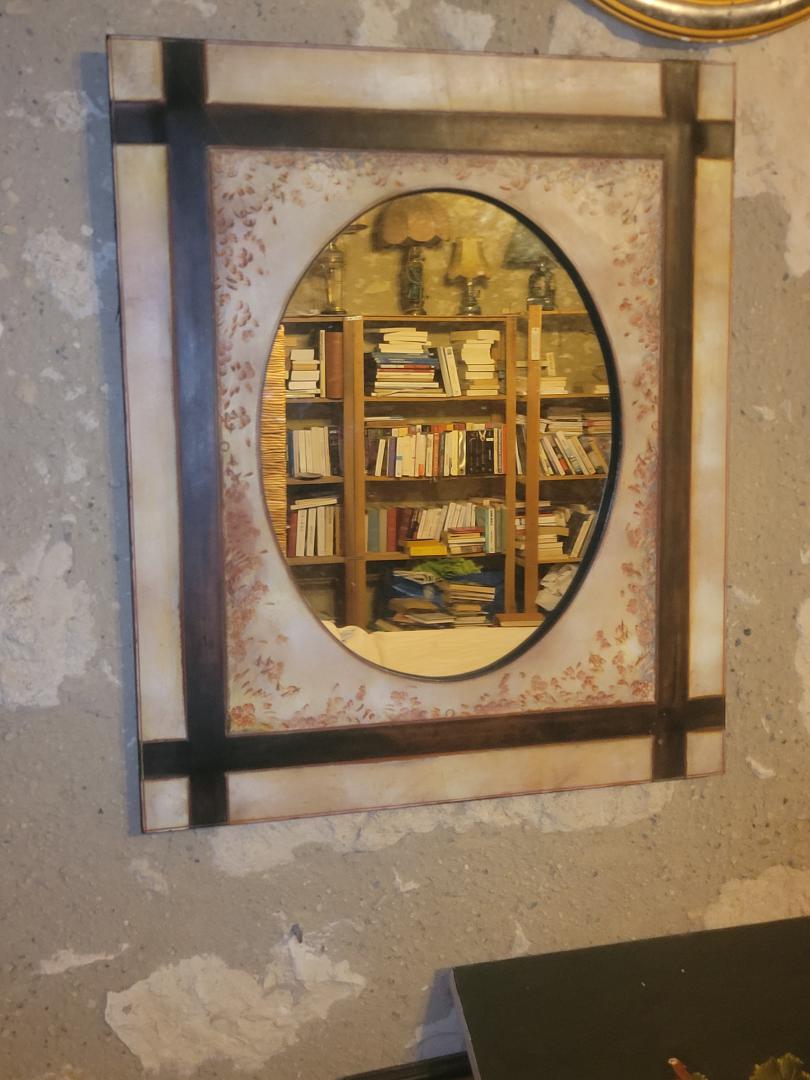 Miroir Cuir et bois - dim. 50 x 60 cm. Prix : 50 €uros. 